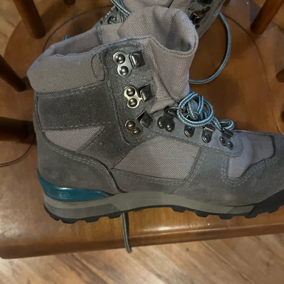 Vasque 7567 Gore-Tex Hiking Boots Lace Up Gray Tan Suede Men's Size 6.5. - Picture 4 of 6